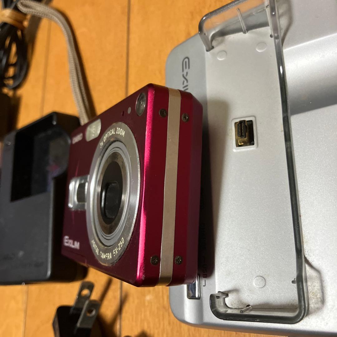 CASIO EXILIM EX-Z50 レッド　コンパクトデジタルカメラ