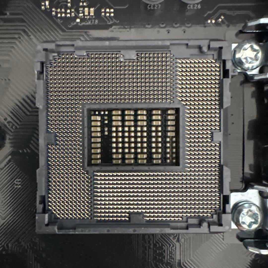 ASRock Z390 Pro4 I/Oパネル付き