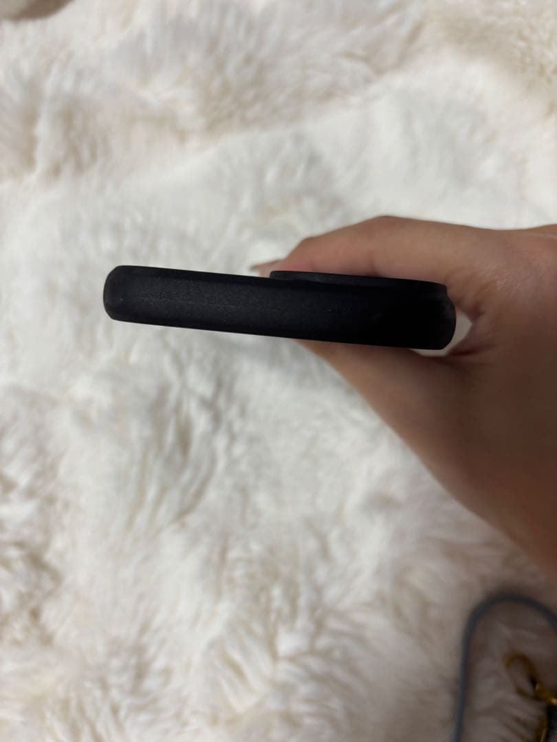 大値下PRADA サフィアーノトライアングル スマホショルダー iPhone15