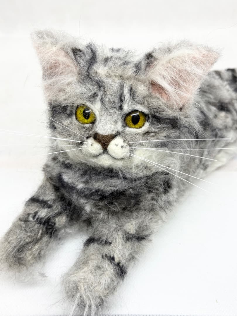 A猫 羊毛フェルト　ゴロンとしてるサバトラ猫【ハンドメイド 猫