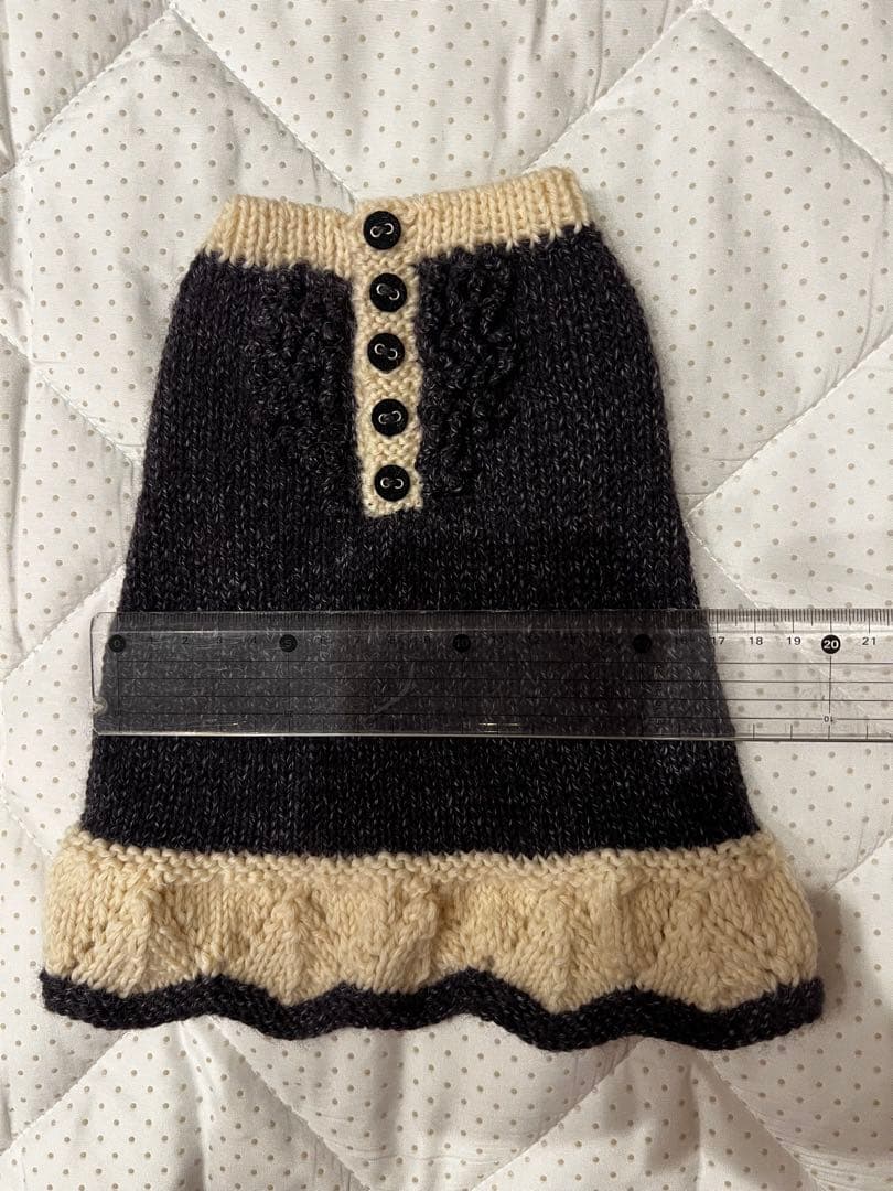 【ほぼ新品】小型犬用 ハンドメイド★ニット　ダークグレー・クリーム色Sサイズ