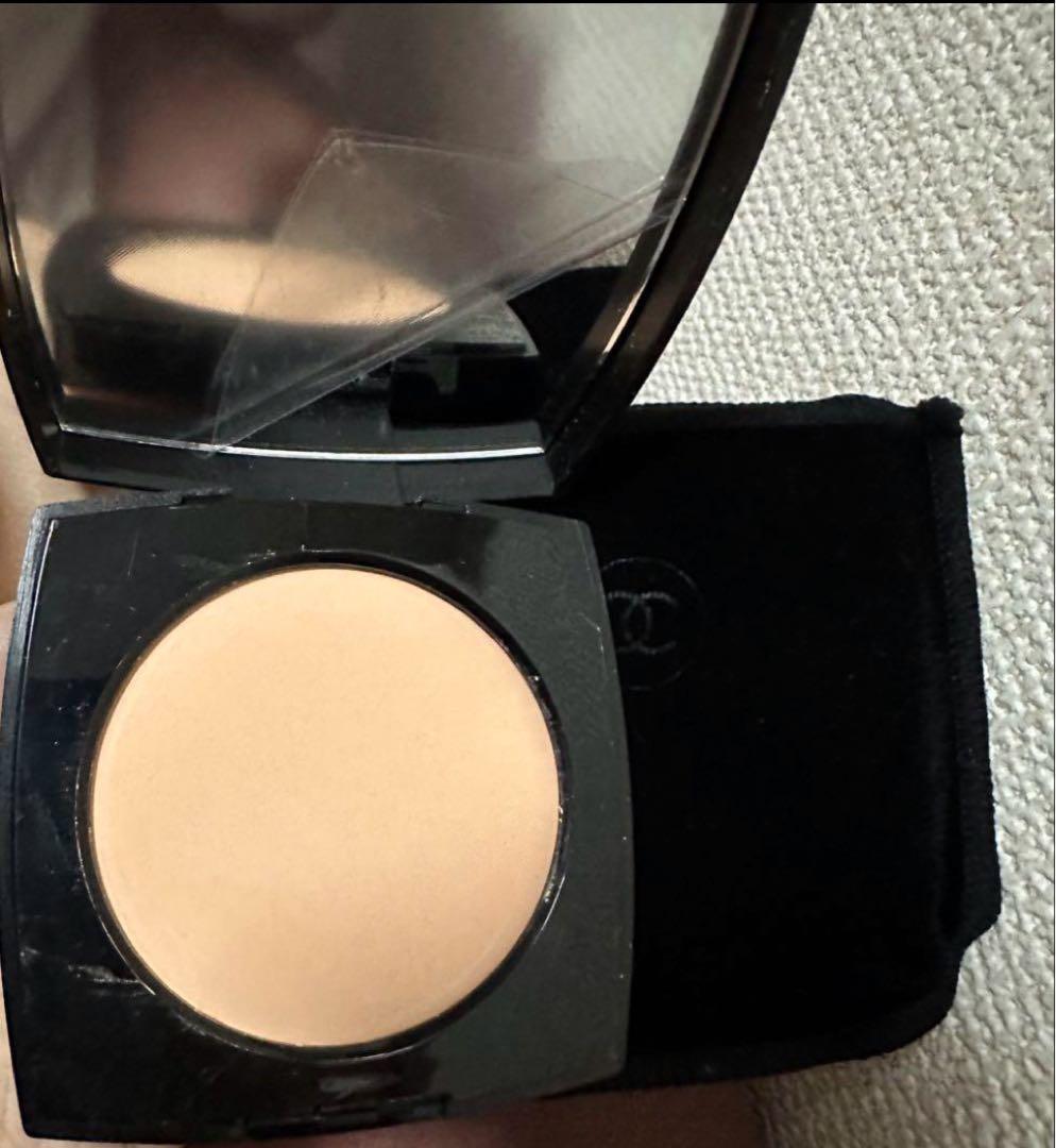 CHANEL LES BEIGES B10 プレストパウダー 12g