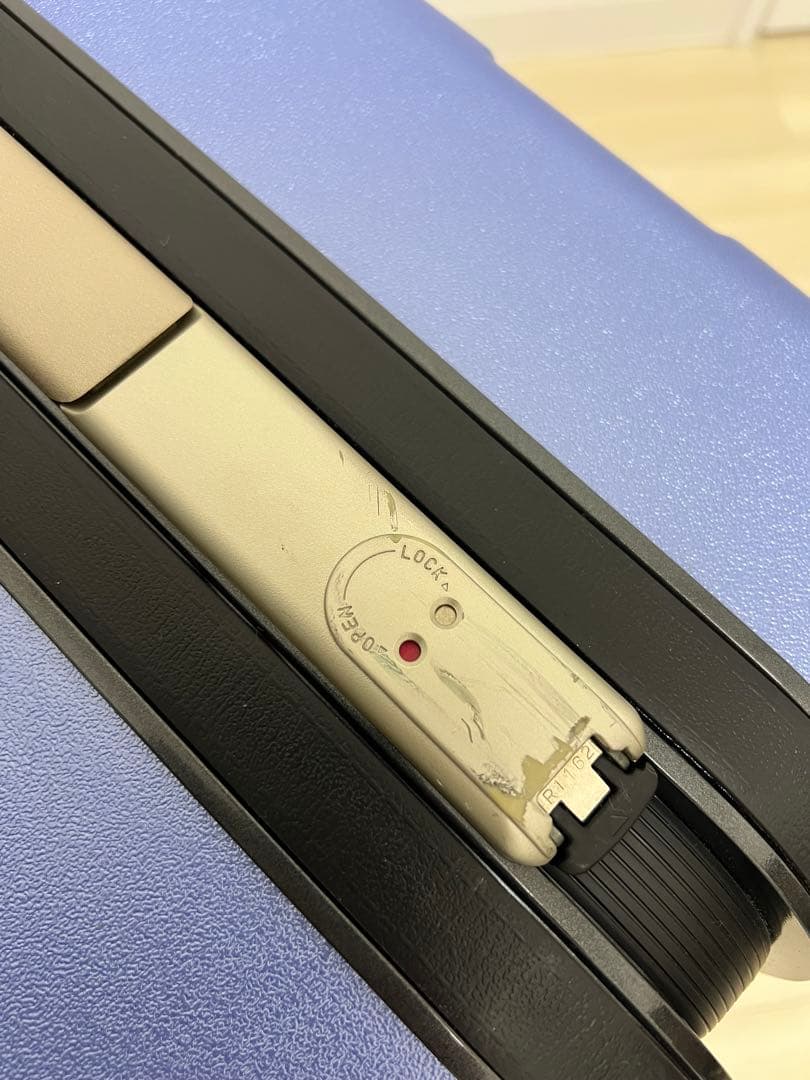 Samsonite ブルーのキャリーケース