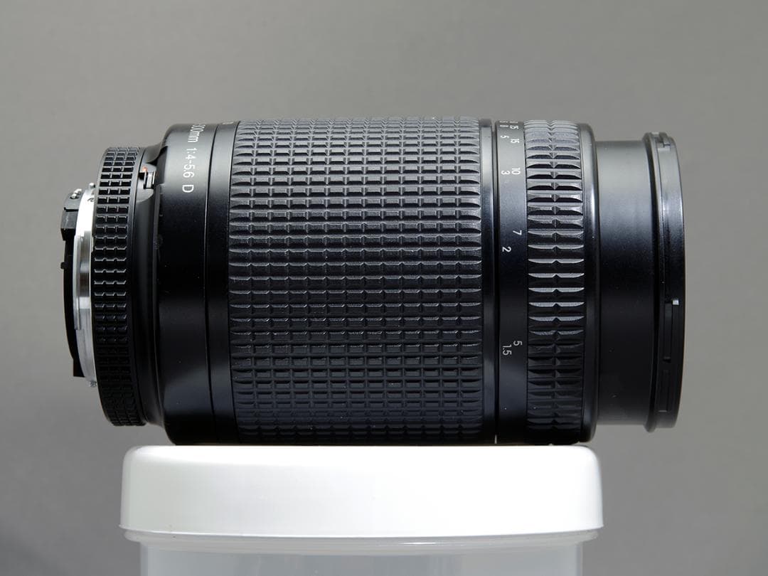 Nikon AF NIKKOR 70-300mm f/4-5.6D 中古美品