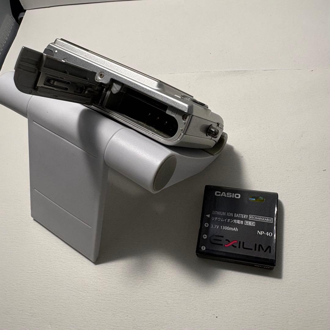 【動作確認済み】CASIO EXILIM EX-Z1050 デジカメ　エクシリム