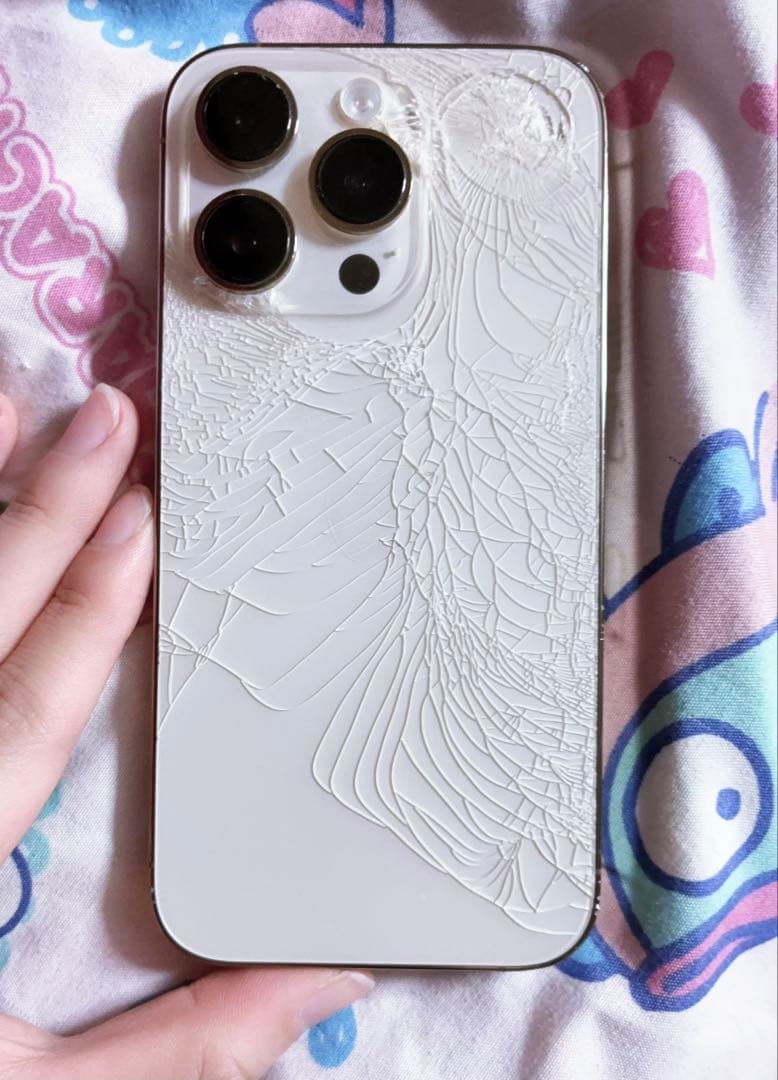iPhone 14 Pro 512GB 背面割れ