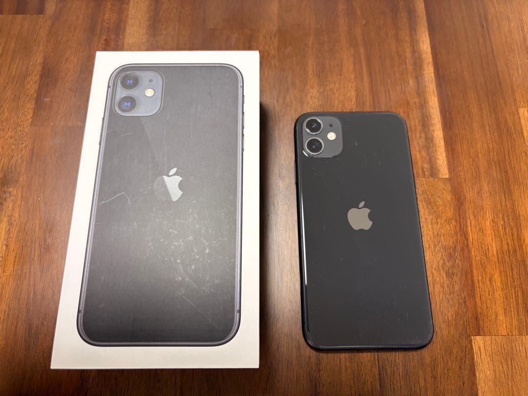 iPhone11 本体 128GB（黒線あり）