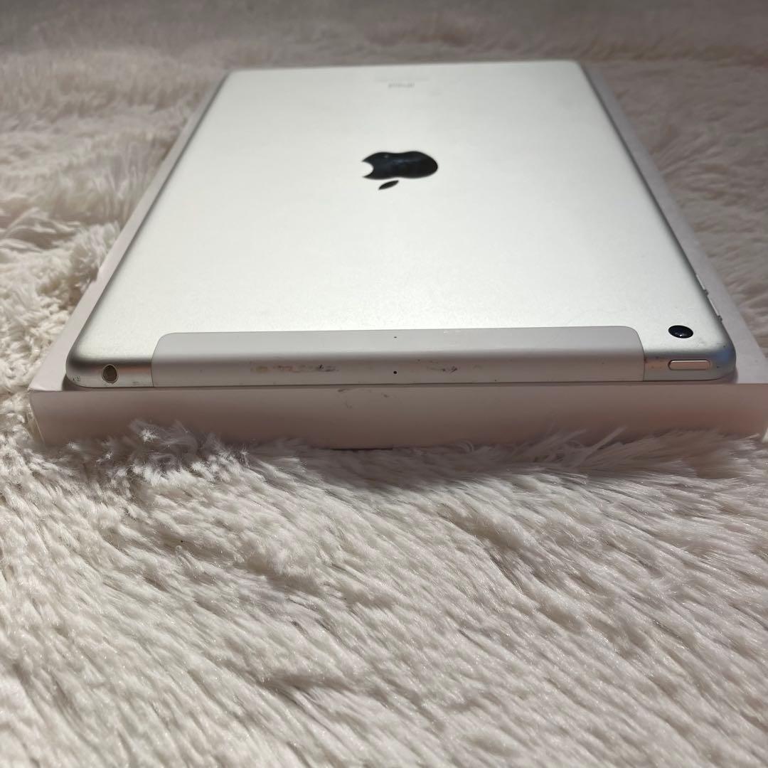 【完動品】iPad 第７世代 128GB SIMフリー 【すぐ発送】【付属品】