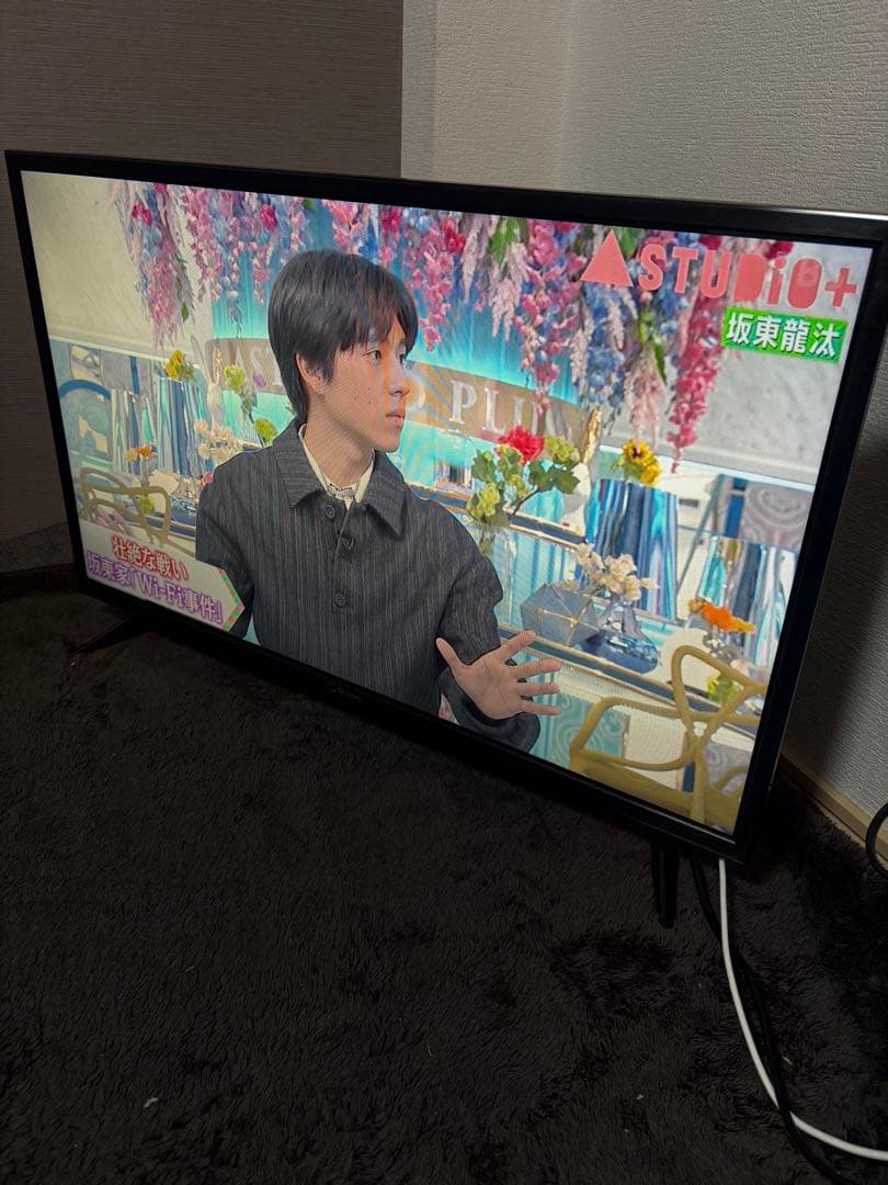 山善 Qriom 32V型 液晶テレビ QRT-32W2K