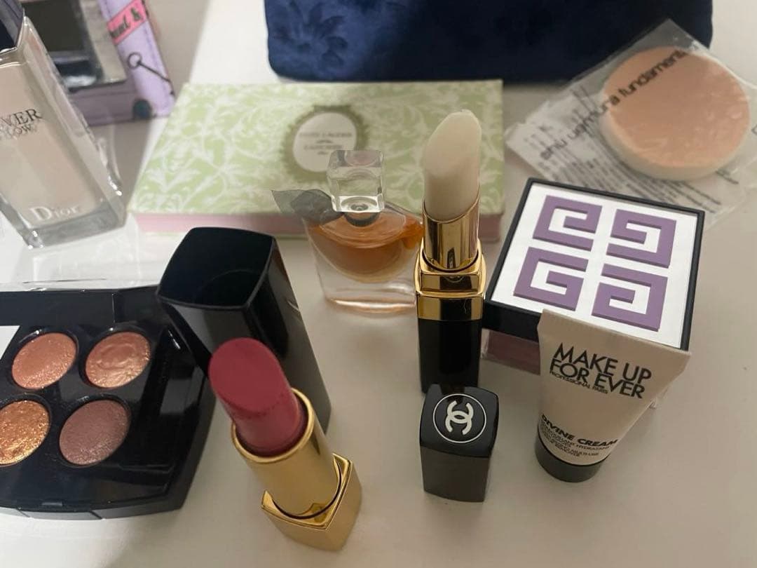 CHANEL、DIOR、GIVENCHY、ランコムデパコス等まとめ売り