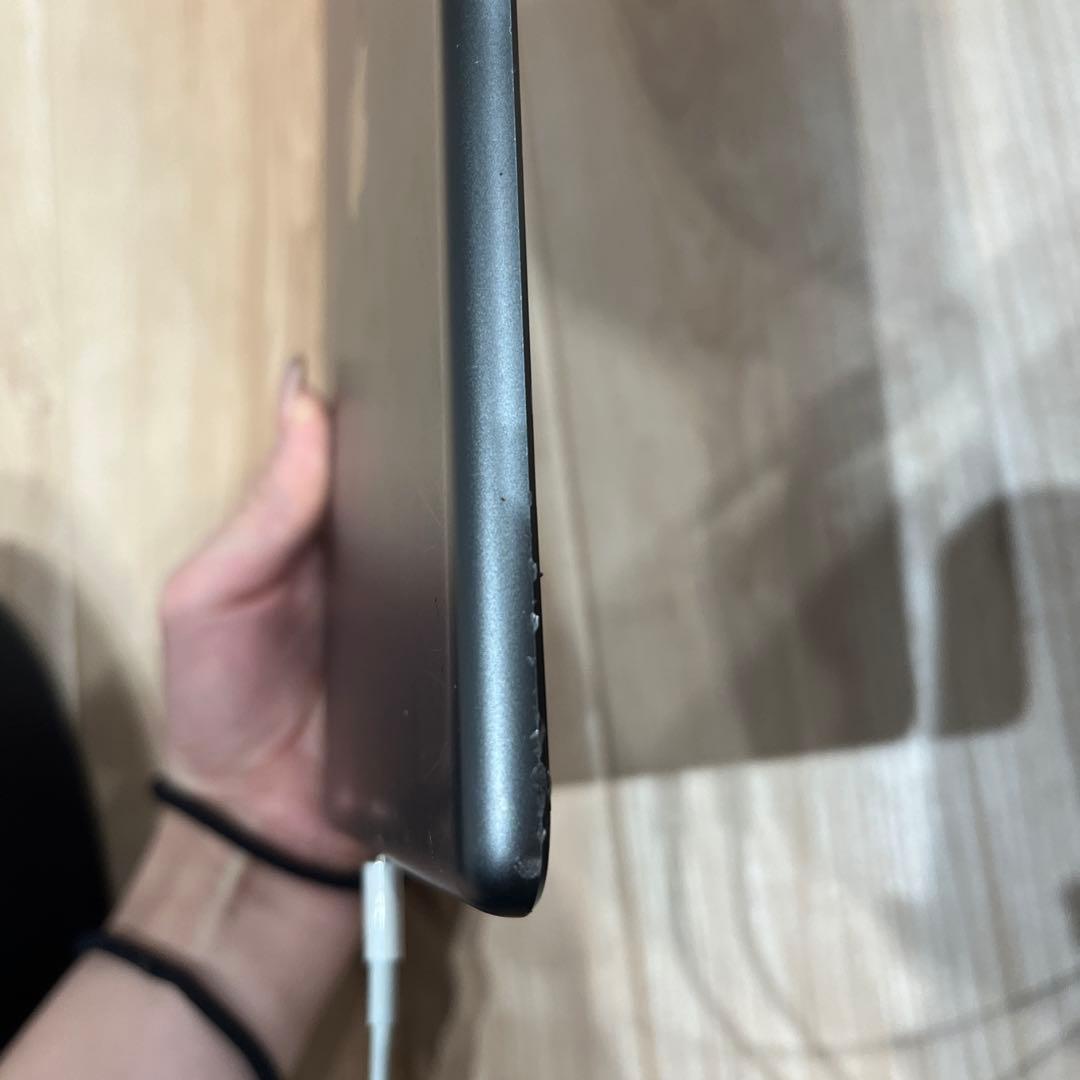 Apple iPad スペースグレー 本体　第7世代