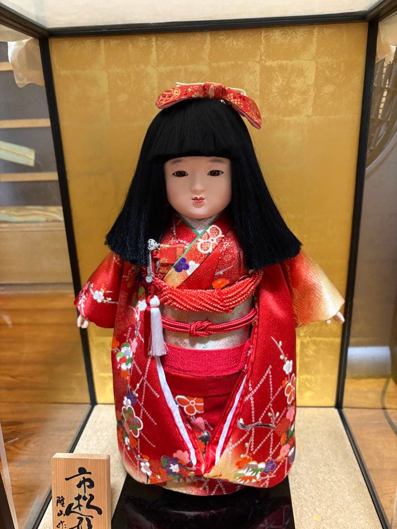 市松人形 赤い着物
