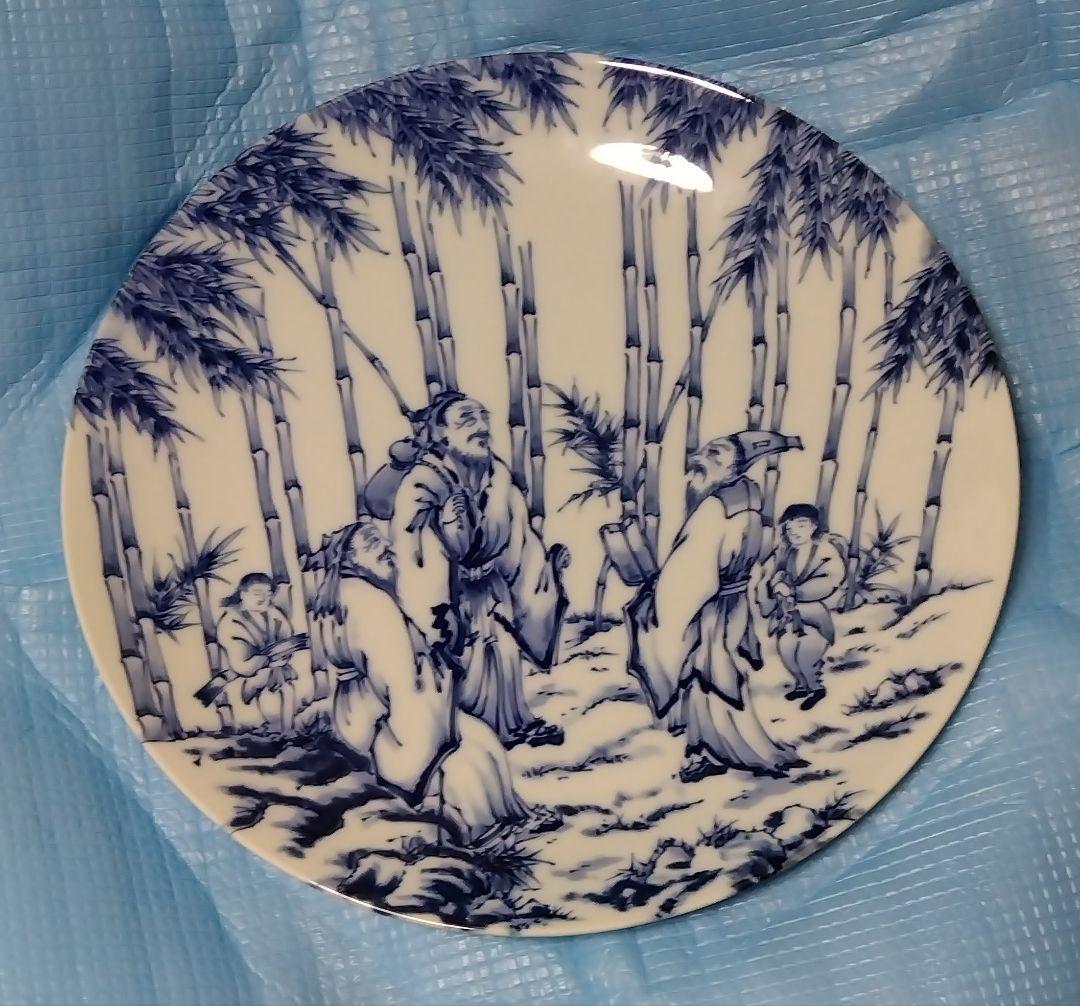 青白い竹林の絵皿肥前　哲三郎　青白磁 竹と人物の皿 直径37cm