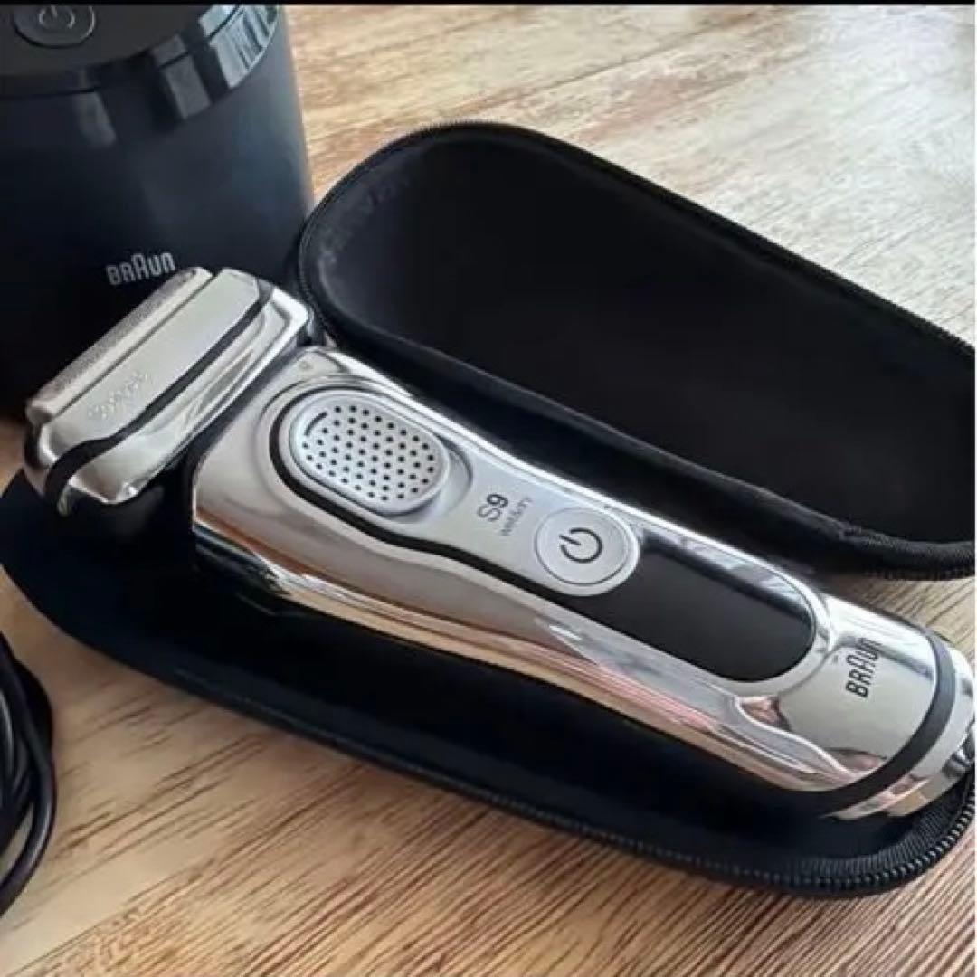 Braun Series 9 メンズ電気シェーバー　充電器2台込み