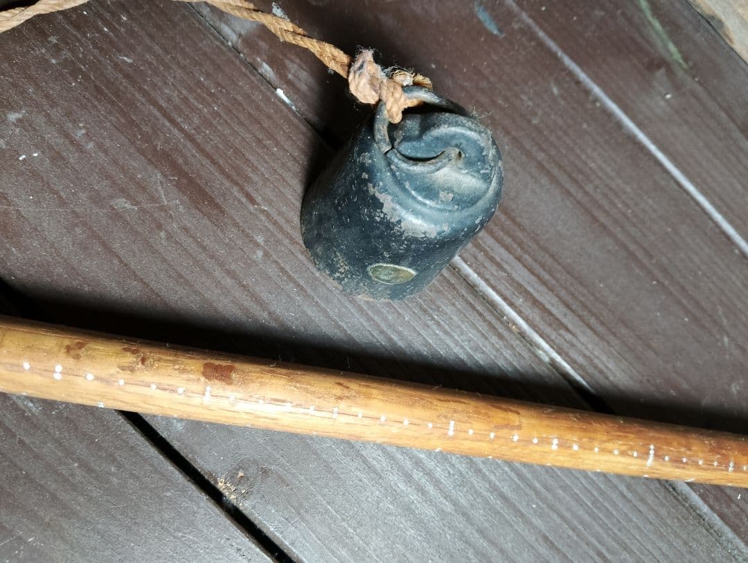 すごいモノが出てきたぞ。竿ばかりです。
