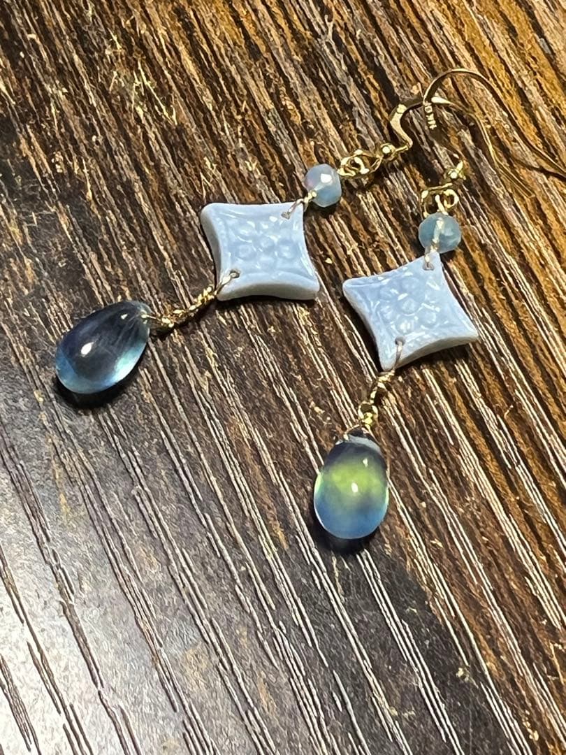 ブルーオパール　フラワー　両面　カービング　アクアマリン　14kgfピアス