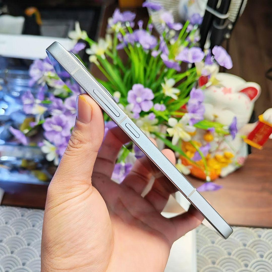 s*4様 【極美品】Redmi Turbo 4 Pro ホワイト 16GB/25
