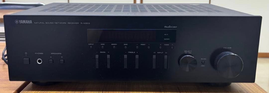 美品YAMAHA R-N303 ネットワークレシーバー