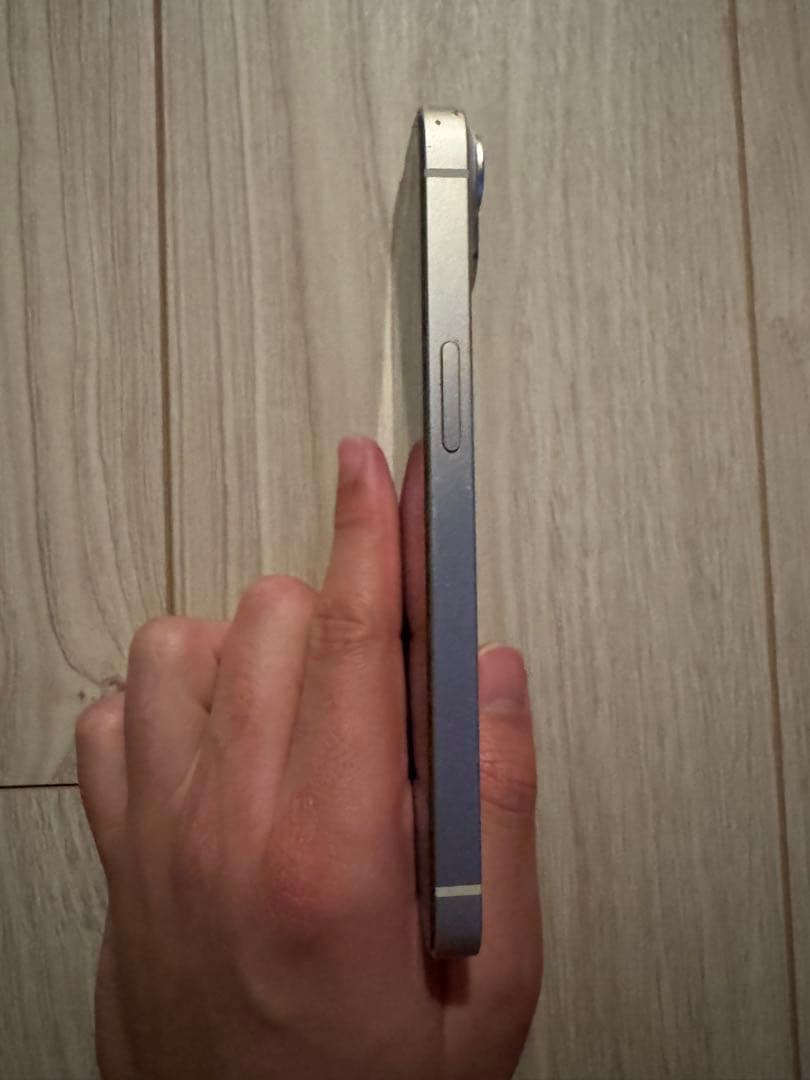 iPhone14 256GB SIMフリー バッテリー77% 充電不安定あり
