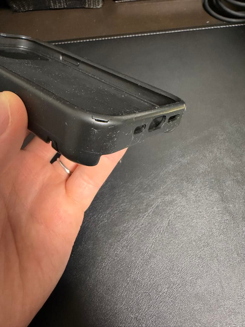 ボッテガヴェネタiPhone13proカードケース