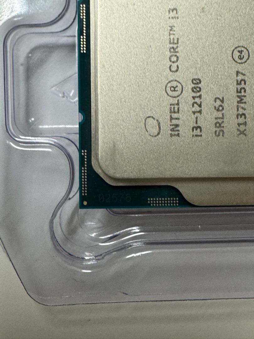 intel Core i3-12100 インテル