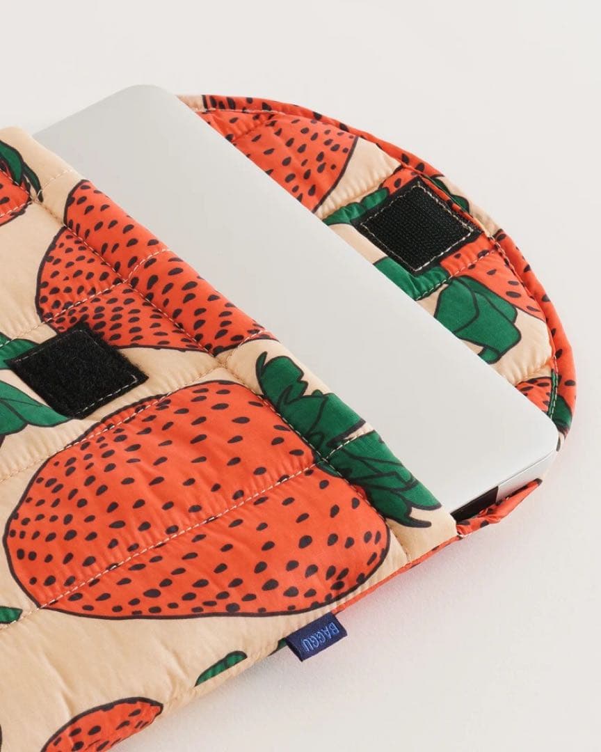 【BAGGU】いちご 13インチ ラップトップ PC タブレットケース
