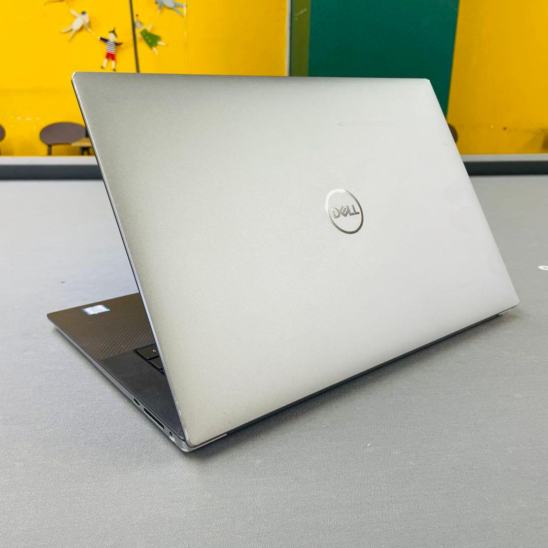 Windowsノート本体 Dell Precicion 5550 Xeon/16/512/T2000