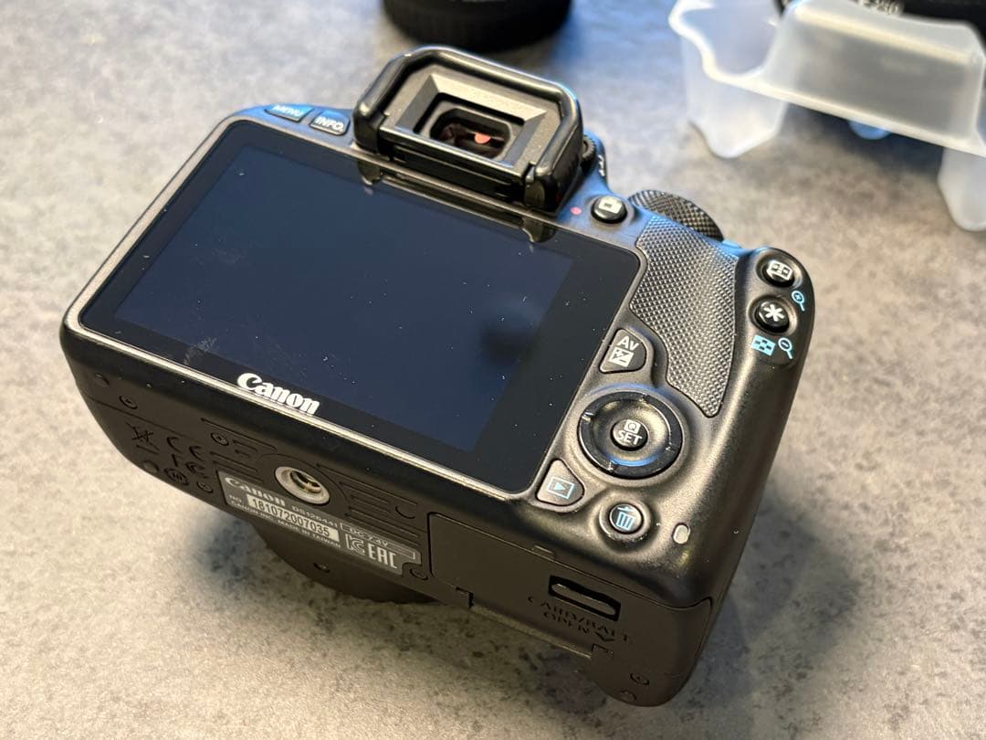 Canon EOS Kiss X7 ダブルレンズセット