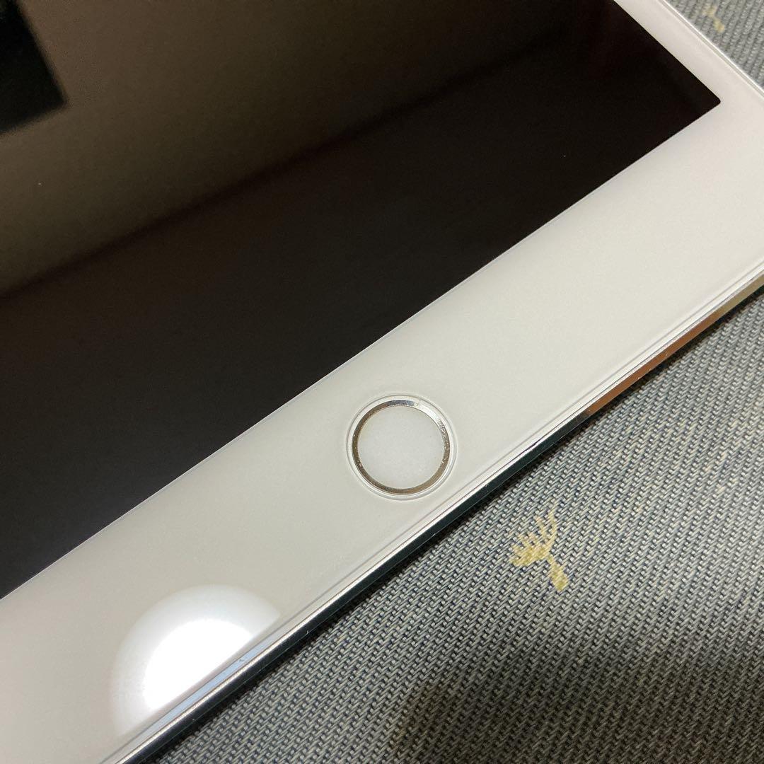 iPad mini (第4世代) 64GB シルバー Wi-Fi+セルラー