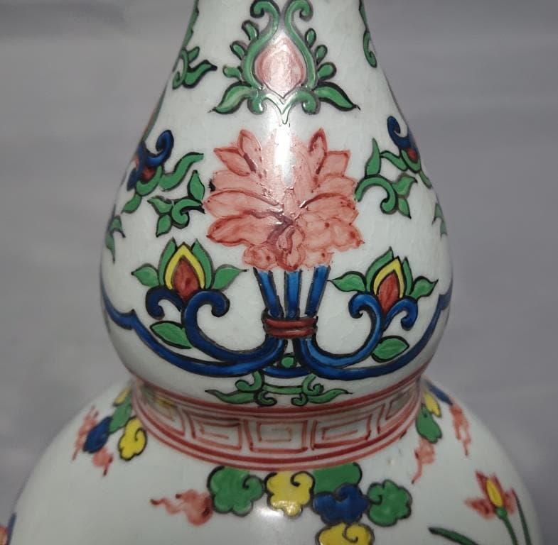 コレクター収集品　明　万歴年間　（1573～1619年）五彩色絵花鳥文瓶