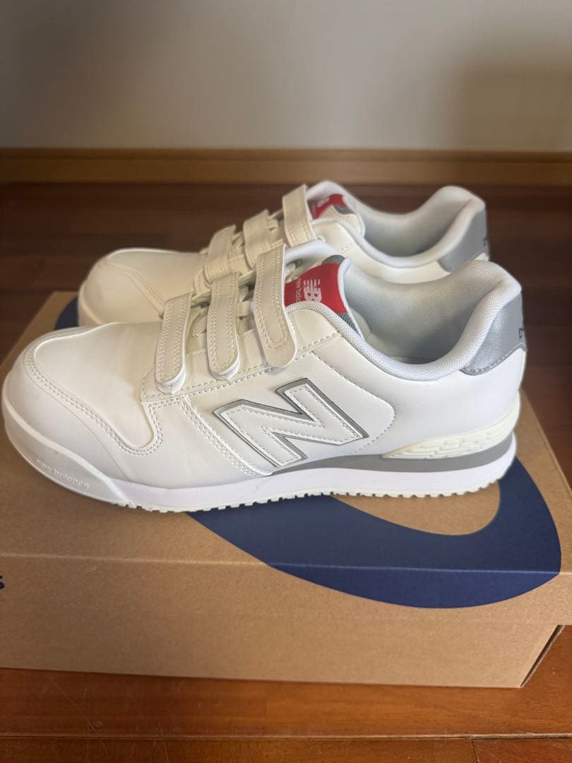 【タイムセール】New Balance ホワイト安全靴３Ｅ