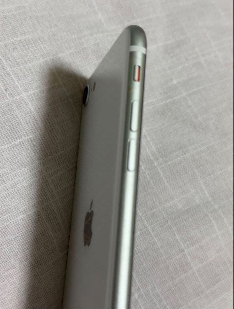 Apple iPhone se第二世代ホワイト 本体