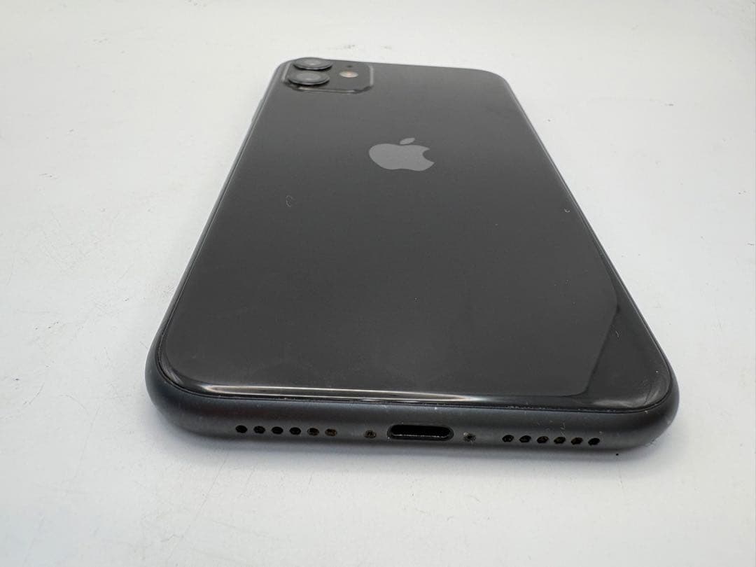 iPhone 11 128GB ブラック　バッテリー残量82%