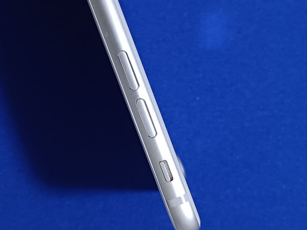 Apple iPhone8 64GB 本体 docomo SIMロック解除済