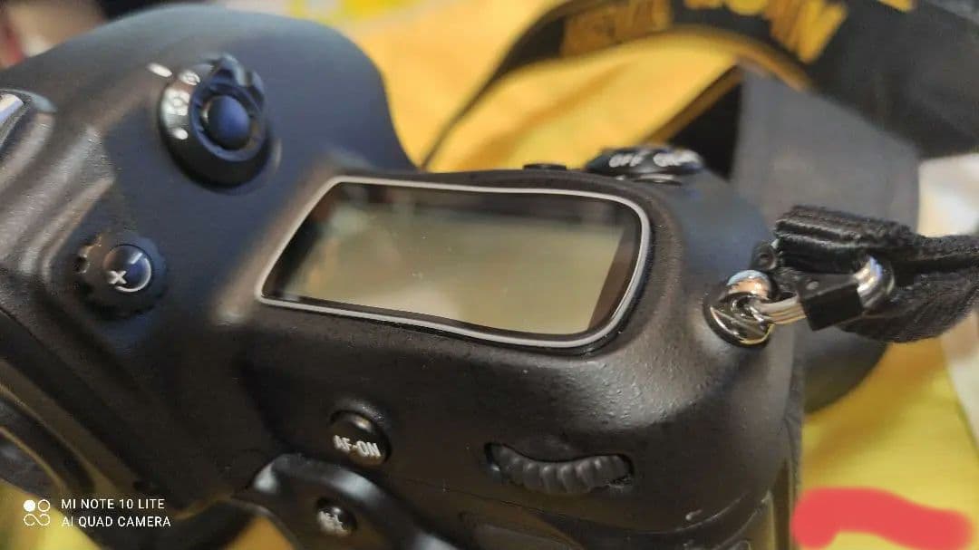 Nikon D3ジャンク品/NIKKORレンズ8.5/F1.4、MH-21セット
