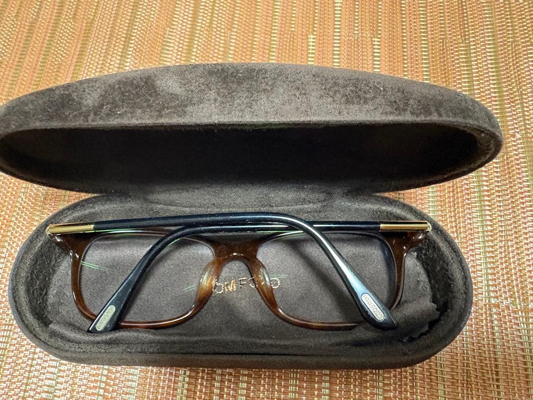 Tom Ford 伊達メガネTF4237 001◾️MED IN:ITALY