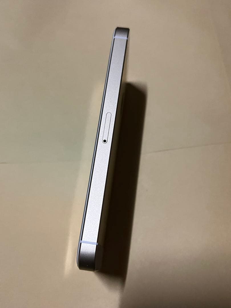 iPhone SE 32GB SIMフリー ゴールド