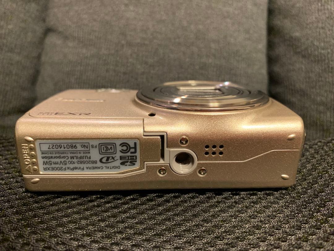 FUJIFILM FinePix F200EXR コンパクトデジタルカメラ