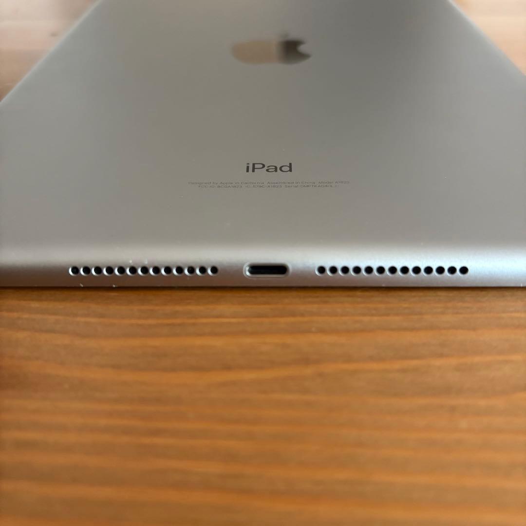 iPad 第5世代 Wi-Fi ＋cellular 容量 32GB