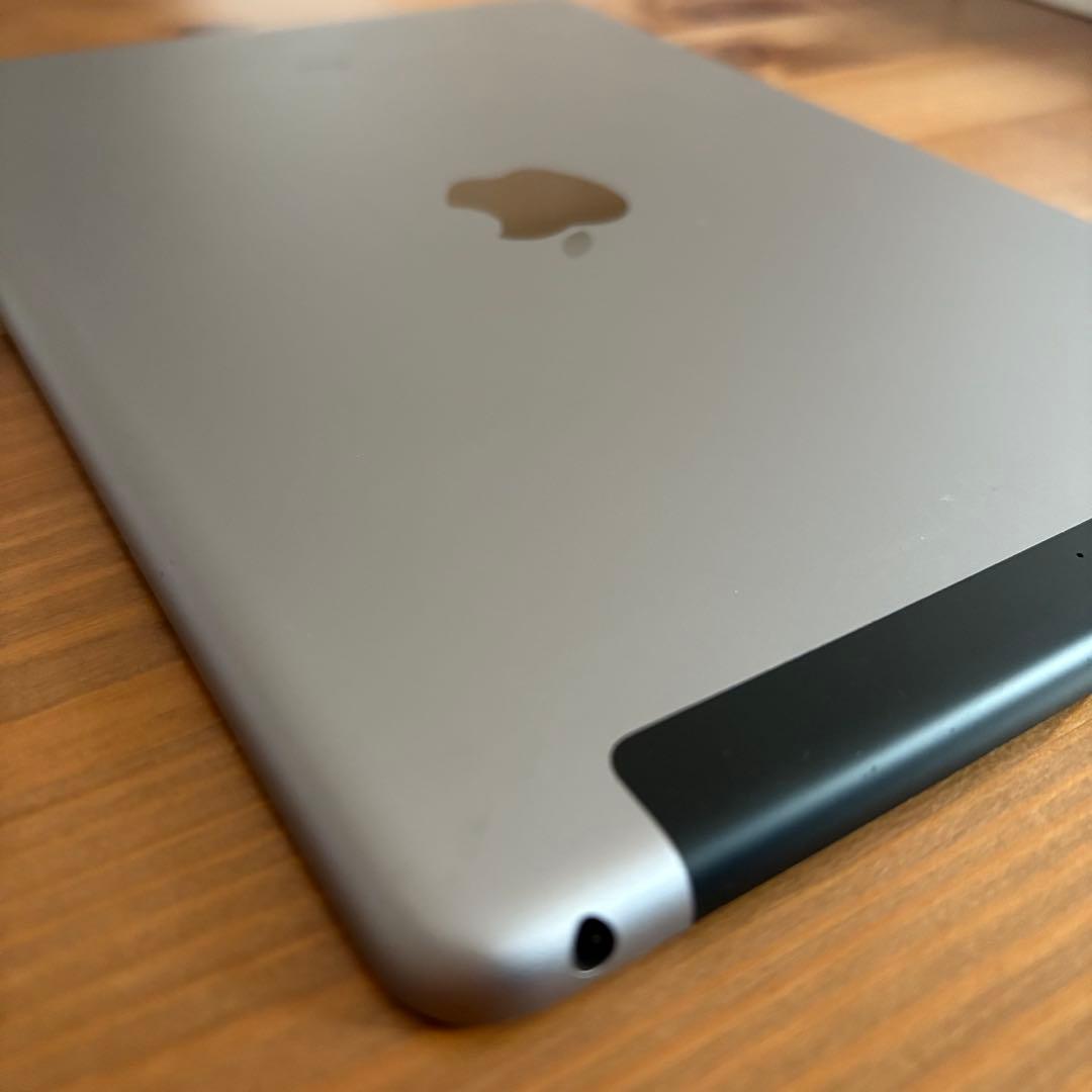 iPad 第5世代 Wi-Fi ＋cellular 容量 32GB