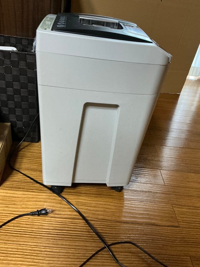 アイリスオーヤマ　自動細断シュレッダー 39L 150枚AFS-150C-H