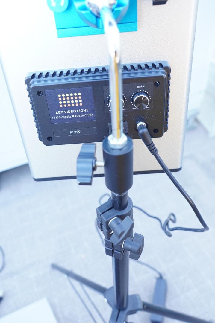NEEWER LEDライト 調光機能付き NL960 スタンド無し バック付き