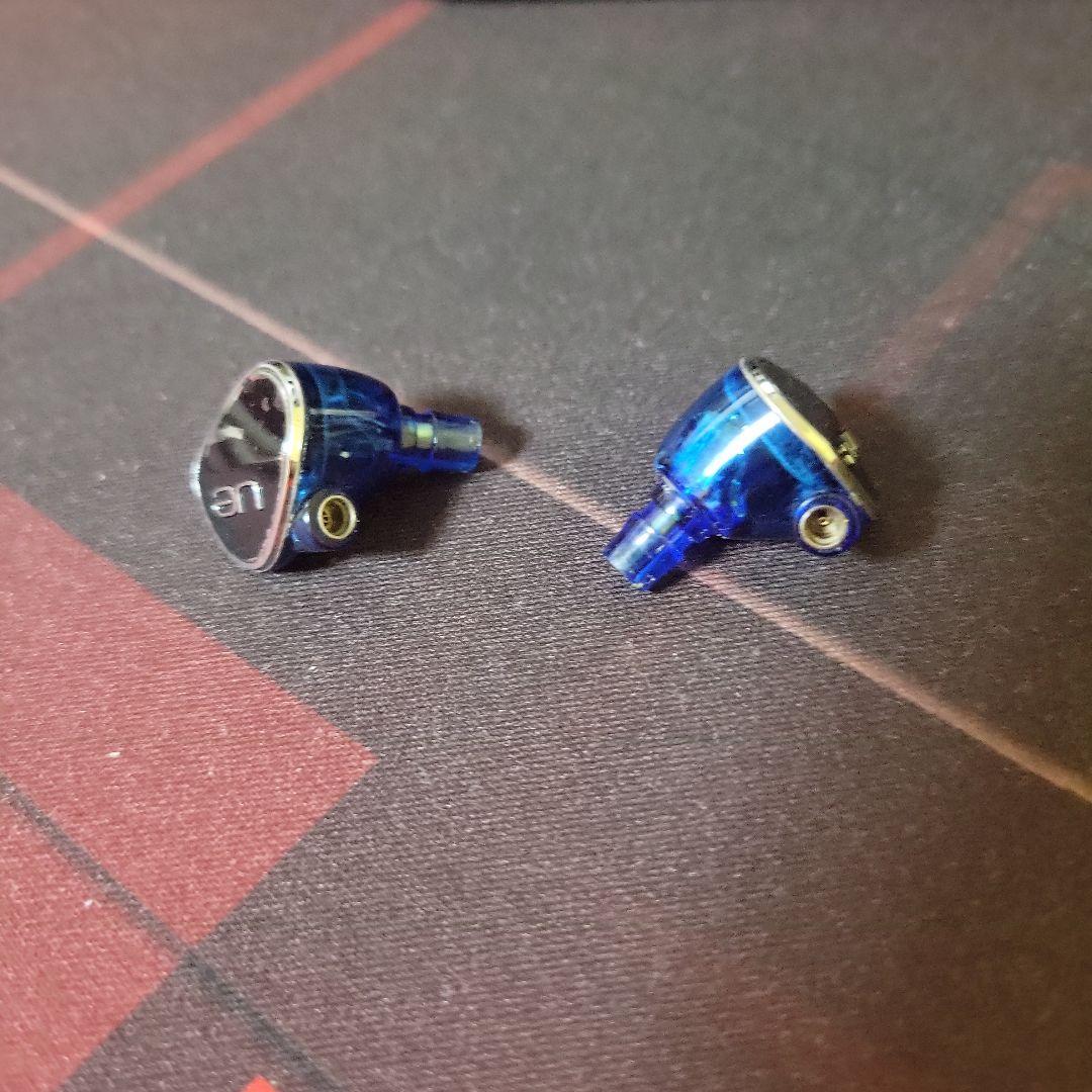 UE900s リケーブル可能イヤホン 青色