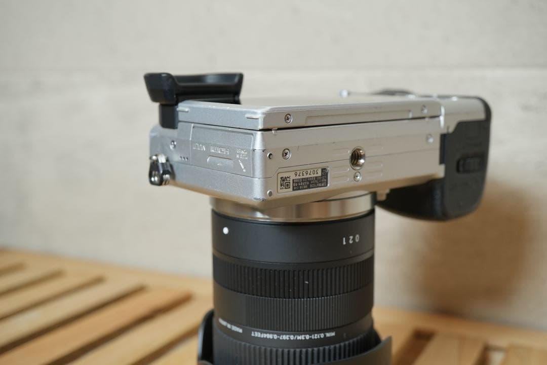 SONY α6400 ミラーレス一眼 ・レンズ・充電器・レンズフィルター付き