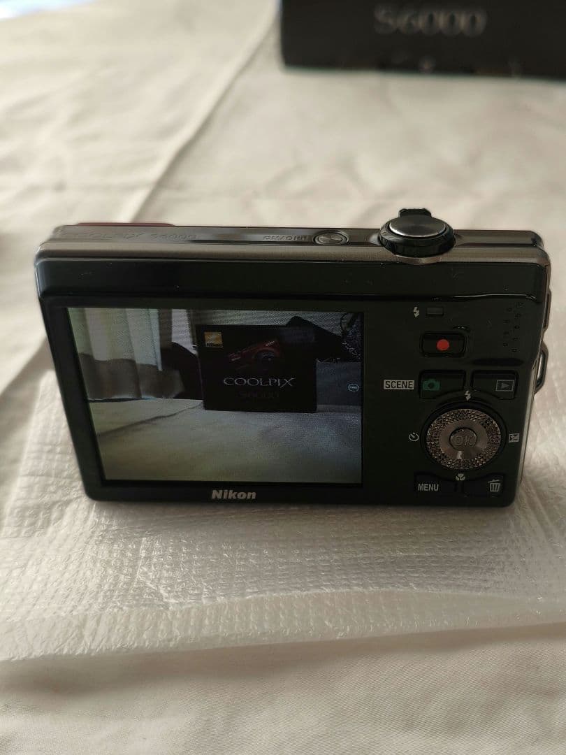 デジタルカメラ NIKON COOLPIX S6000
