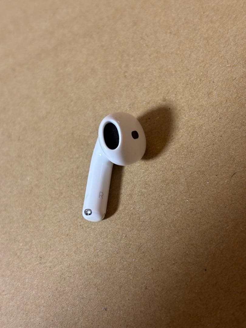 s*a様 AirPods 4 本体 右耳用 ノイズキャンセリング付きホワイト