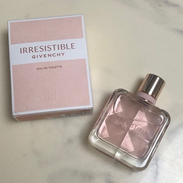 GIVENCHY /ジバンシイ イレジスティブル オーデトワレ　50ml