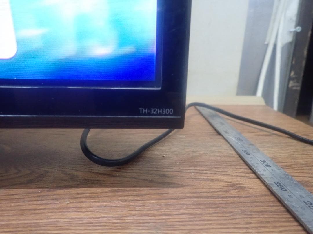 と*も様 Panasonic TH-32H300 32インチ液晶テレビ　2021