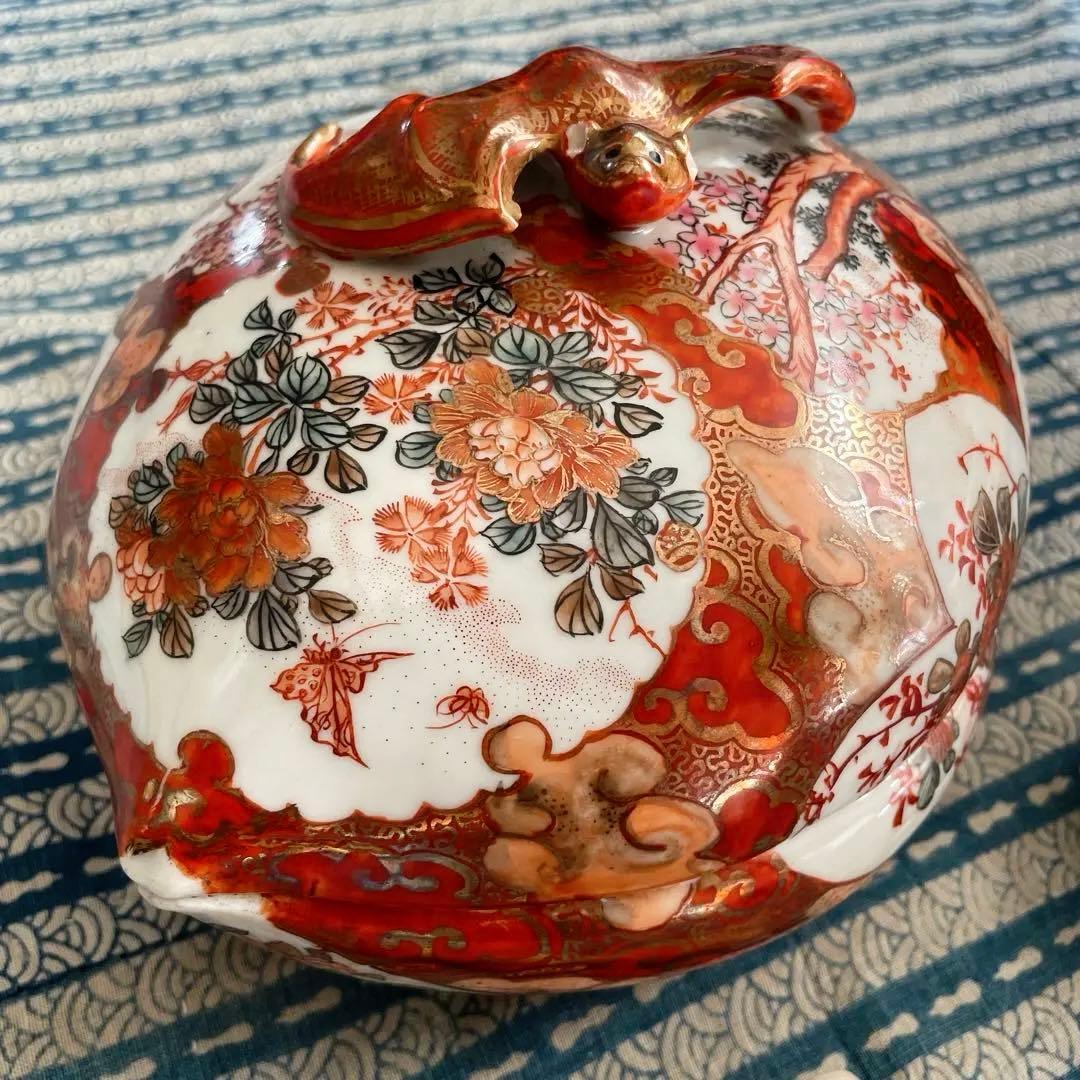 蝙蝠　桃　時代九谷焼 金彩細密描 桃型蓋物（共箱付）吉祥蝙蝠文 再興九谷の面影