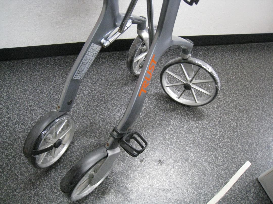 トラストケアウォーカー レッツフライ 竹虎 グレー カラー バッグ付き ①